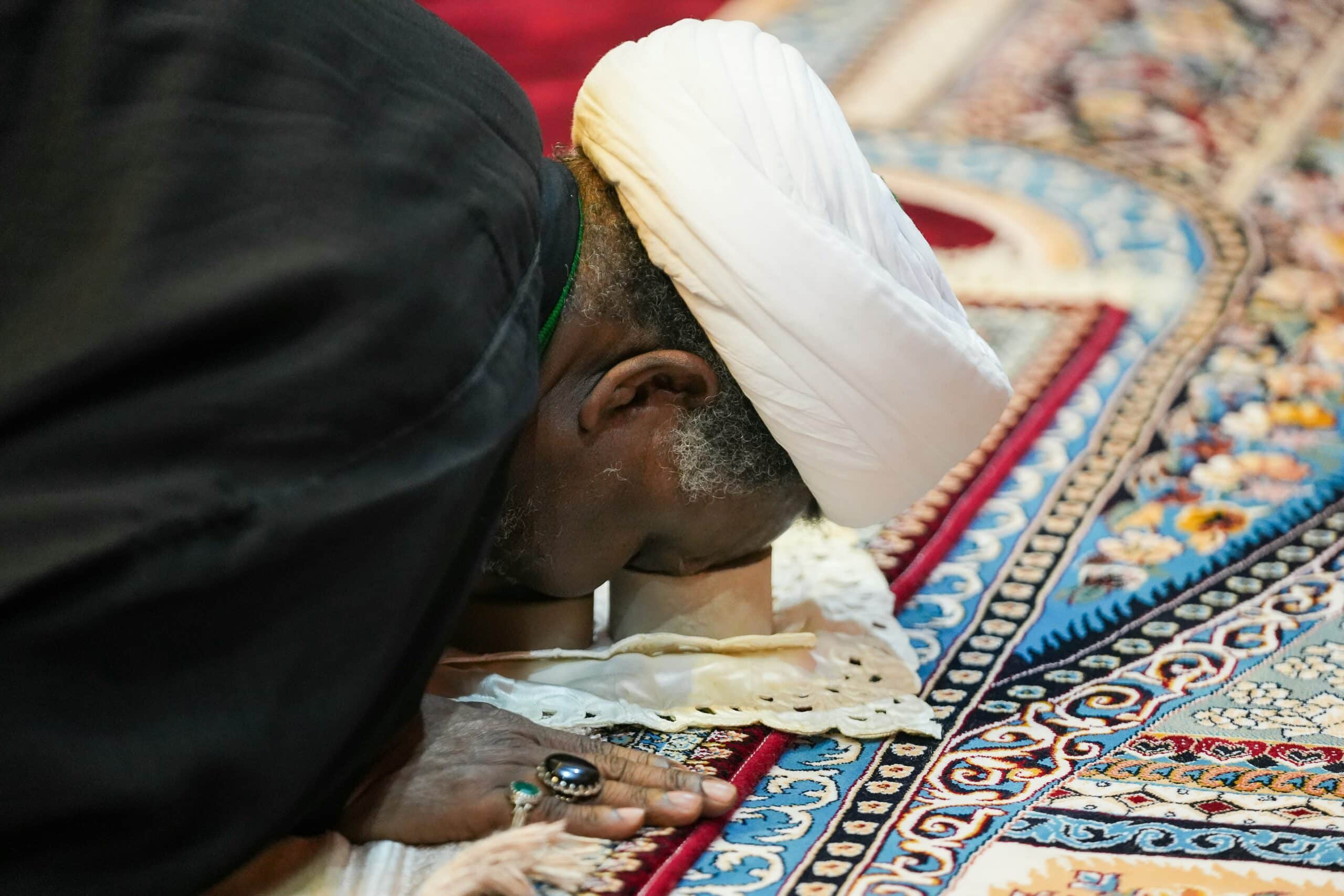 How to Perform Shia Namaz